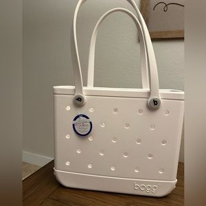New with tags still in plastic White Bogg Bag. Small/baby.